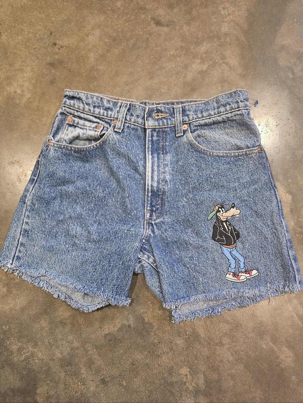 Vintage 1993 TOO CUTE Guetta Bros Disney Levis Denim Shorts Embroidered Goofy M